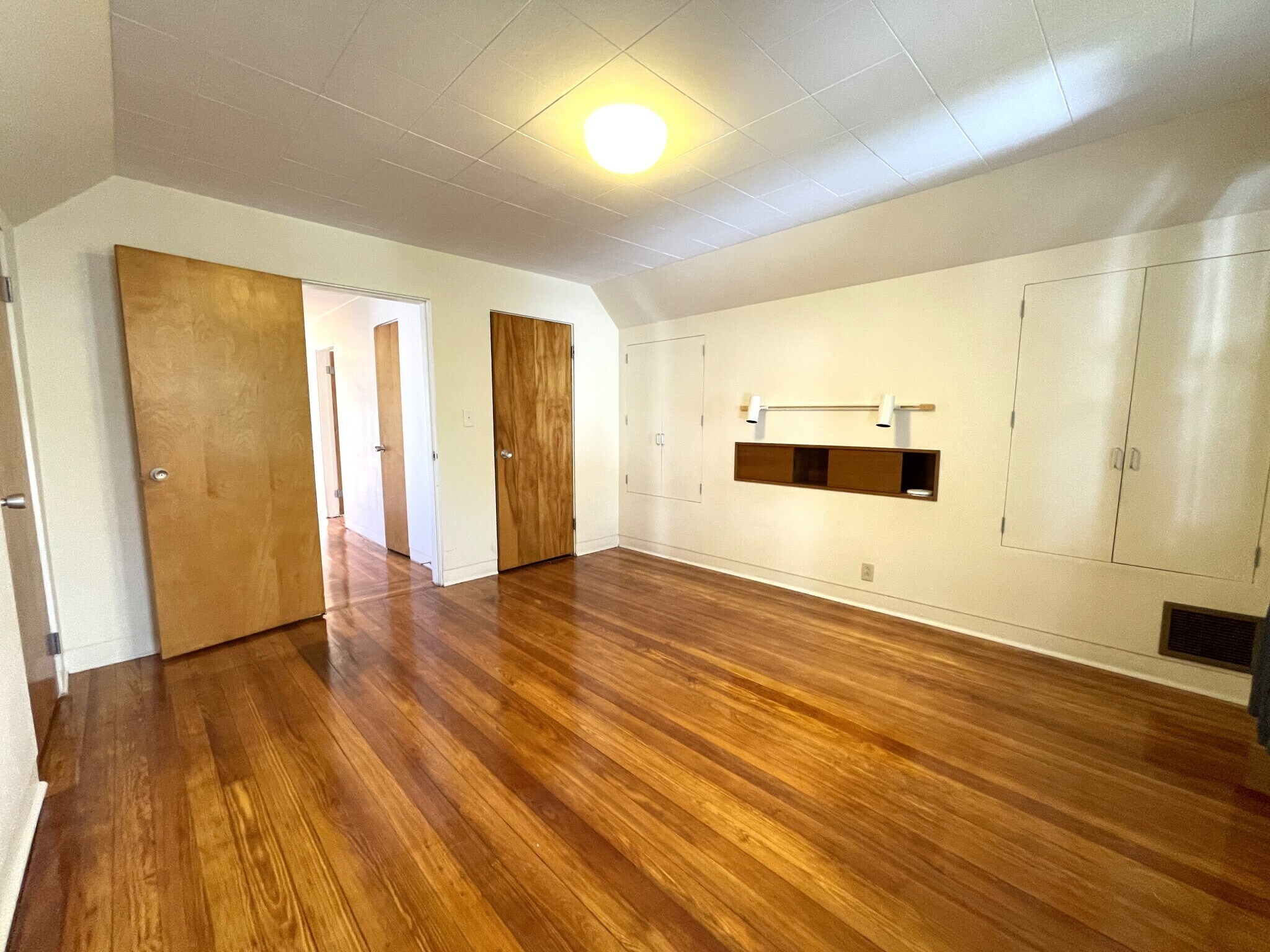 Building Photo - 10 Packard Ave