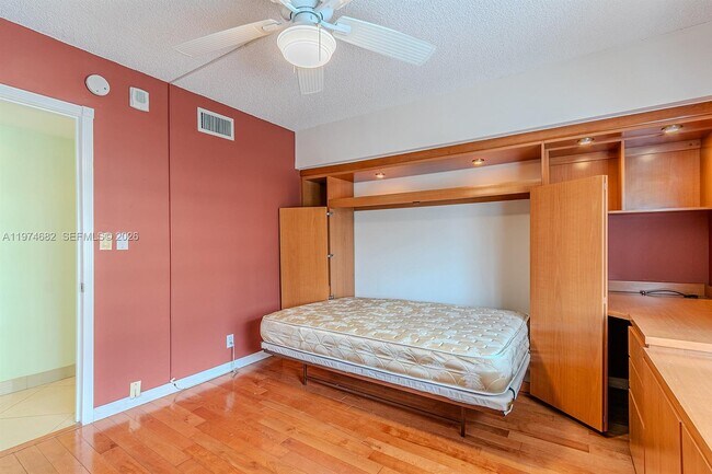 Building Photo - 121 Golden Isles Dr