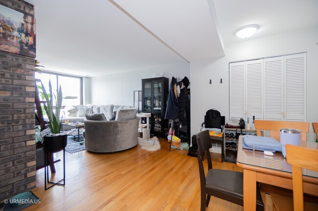 Building Photo - 2201 N Cleveland Ave