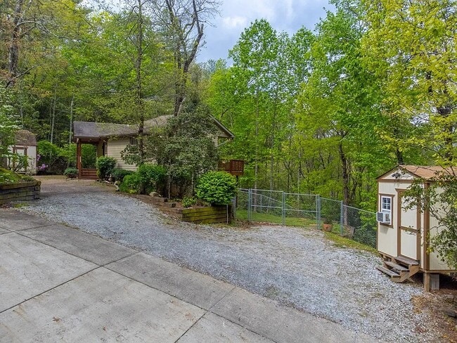 Building Photo - 651 Chalk Hill Rd