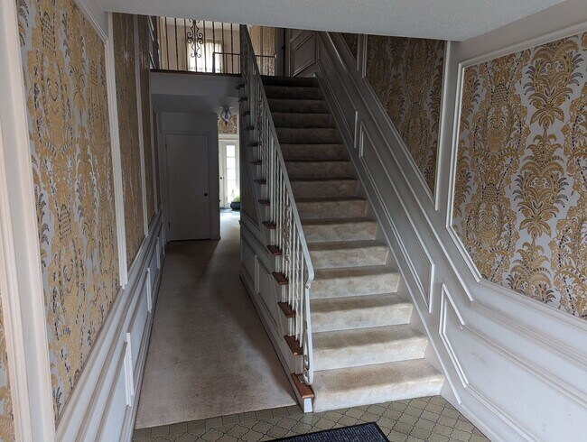 Building Photo - 5526 Heatherdowns Blvd