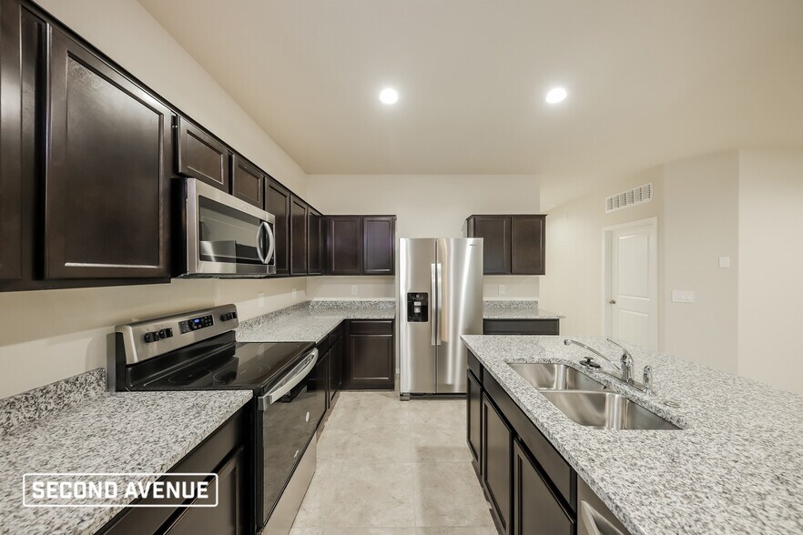 Building Photo - 18458 W Faye Way