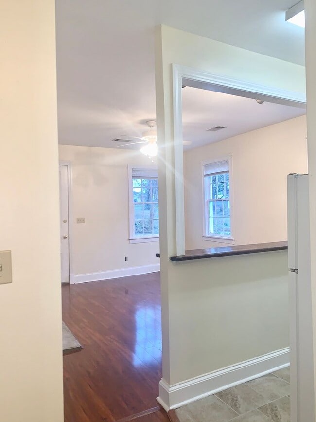 Building Photo - 405 N Madison St