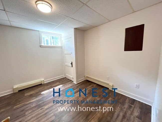 Building Photo - 20 Academy St