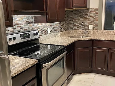 Primary Photo - 249 New Britain Ave