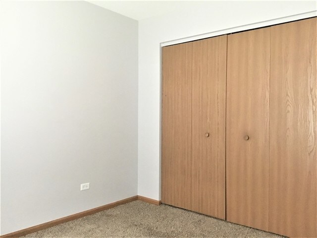 Building Photo - 2415 Sisters Ct