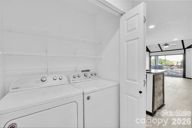 Building Photo - 18755 Vineyard Point Ln