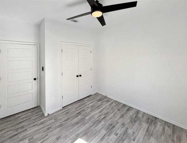 Building Photo - 805 Exeter St