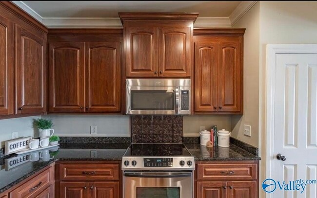 Building Photo - 445 Providence Main St NW