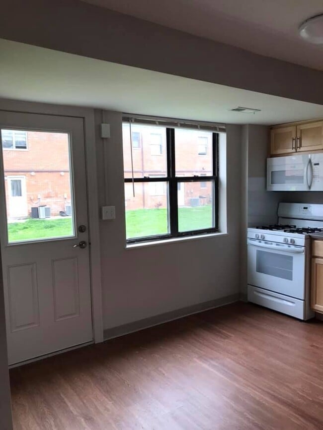 Century Woods Apartments 1400 5th St Rock Island IL 61201 Apartment