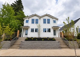 Building Photo - 5734 NE 10th. Ave