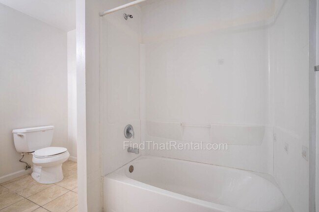 Building Photo - Modern 3BR 2.5BA w/ 1st Floor Master, Garage, Walk-in Closets near AWC Carlisle Barracks