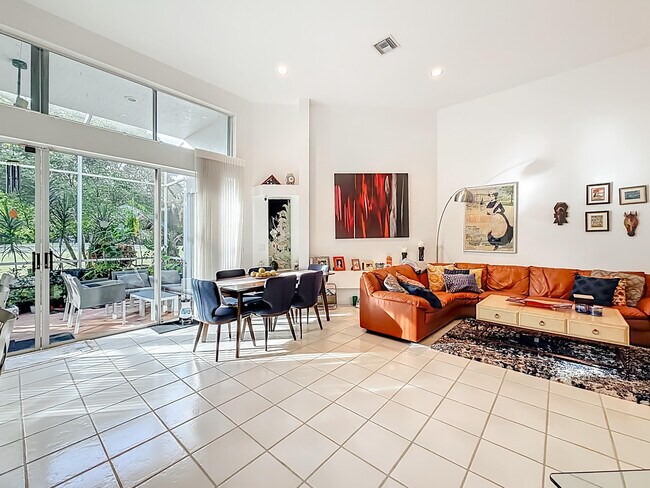 Building Photo - 11853 Fountainside Cir