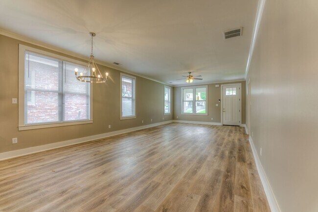 Building Photo - Newer construction home within walking dis...