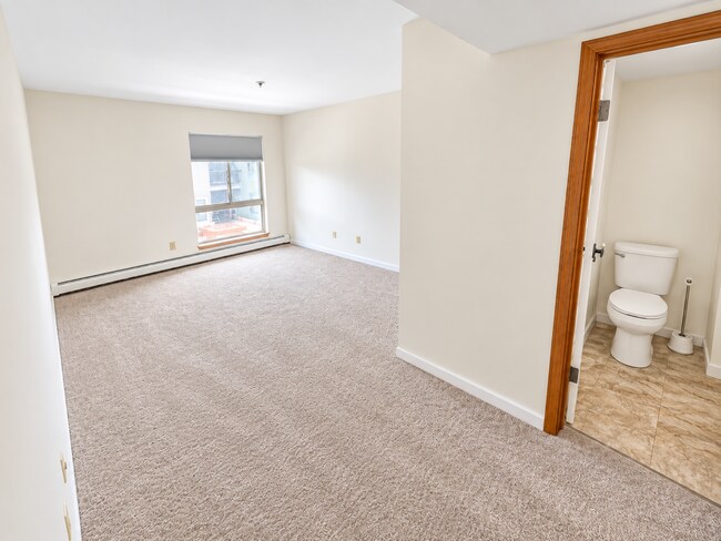 Building Photo - 4000 W Rivers Edge Cir