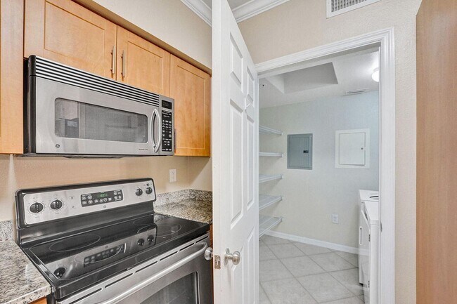 Building Photo - 6533 Emerald Dunes Dr