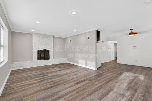 Building Photo - 2352 Rockdale Ave