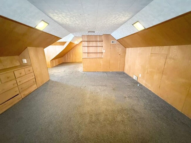 Building Photo - 3 BED, 1 BATH BEAUTIFUL SINGLE-FAMILY HOME IN GARFIELD HEIGHTS!