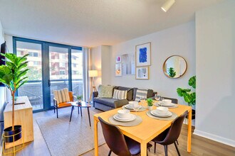 Building Photo - 901 N Pollard St