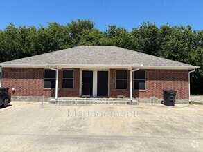 Building Photo - 641 Woodard Ave