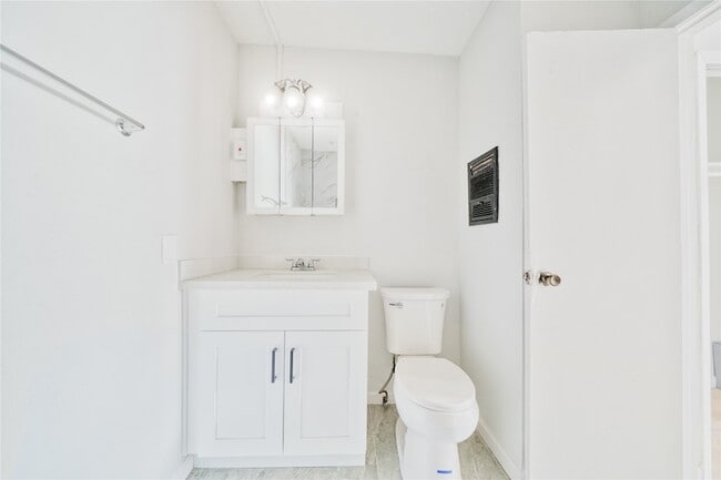 Building Photo - 1424 Marshall St