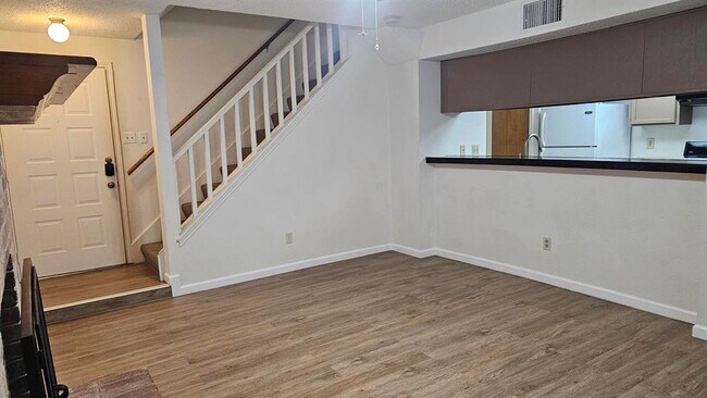 Building Photo - 8105 Tuscarora Trail