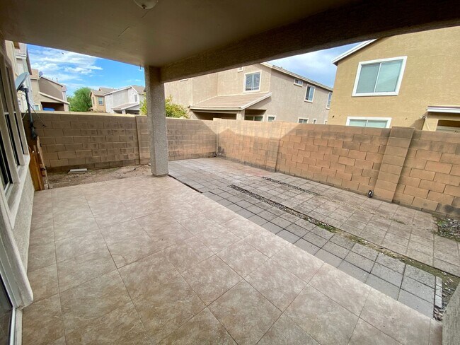 Building Photo - Beautiful Maricopa 3 Bedroom 2 Bath Home