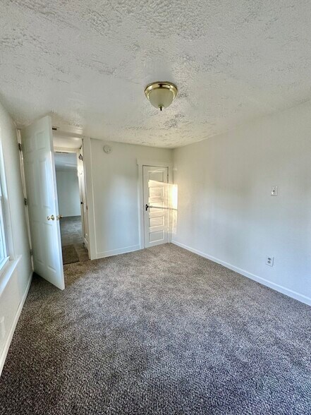 Bedroom 2 - 950 Center St