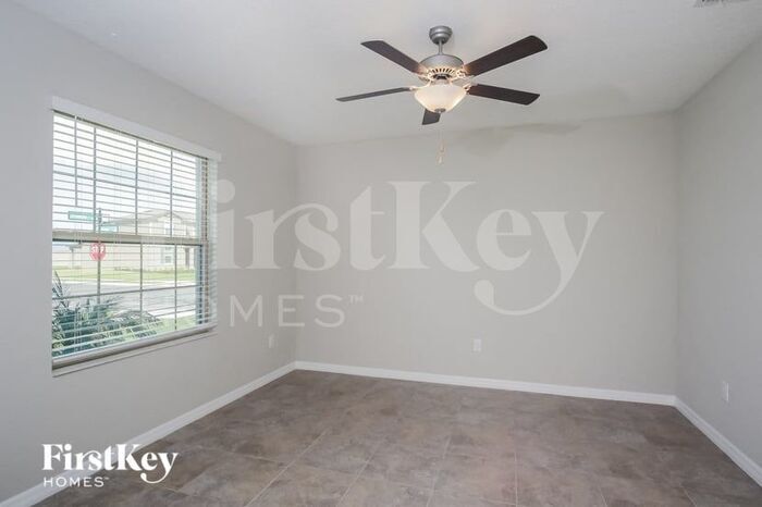 Building Photo - 6128 Tremeza Pl