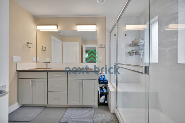 Building Photo - Spacious 3-Bed Oasis in Bothell with 3.5 Bathrooms and 2353 Sq Ft!