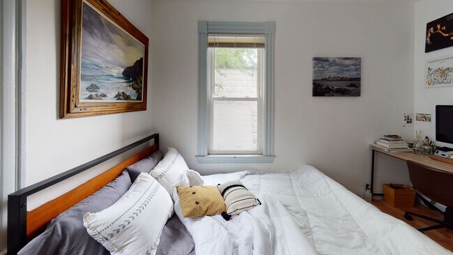 Building Photo - 3bed + living room 1bath in Waltham is available on 9/1