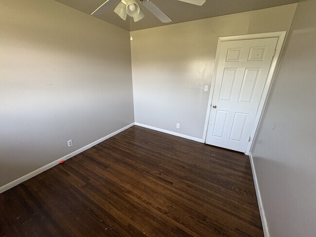 Building Photo - 10124 E 22nd St