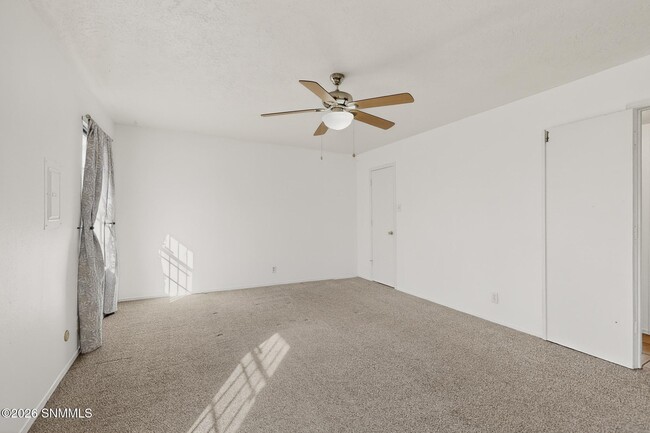 Building Photo - 8120 Ruidoso Rd NE