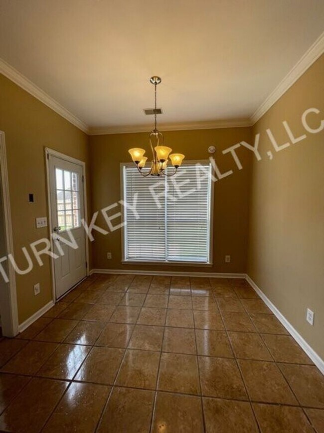 Building Photo - 515 Enclave Cir