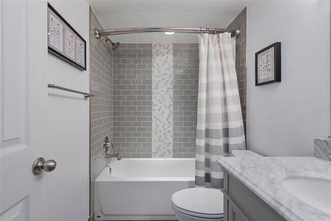 Building Photo - 6277 Bahia Del Mar Blvd S