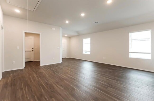 Building Photo - 2103 Crimson Lake Blvd