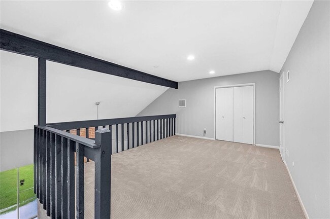Building Photo - 2110 Highland Hills Dr