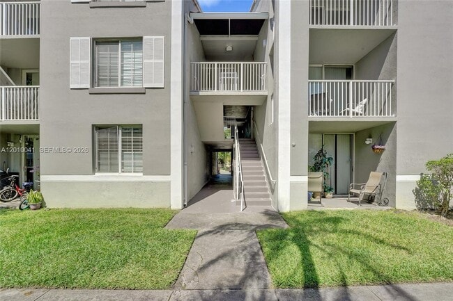 Building Photo - 631 SW 111th Ln