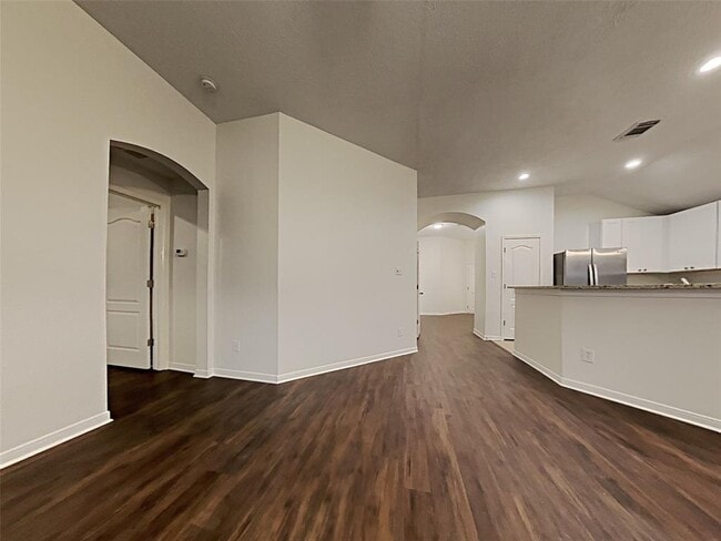 Building Photo - 30114 Saw Oaks Dr