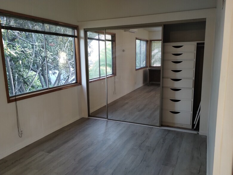 Building Photo - 4806 Nob Hill Dr