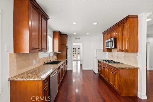 Building Photo - 23036 Burbank Blvd