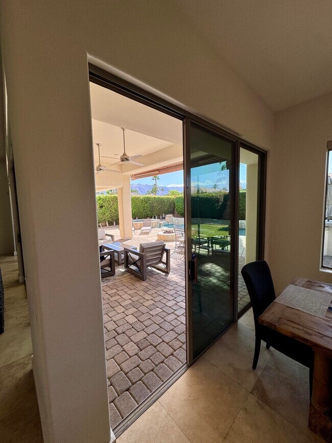 Building Photo - 102 Cll Los Hibiscos