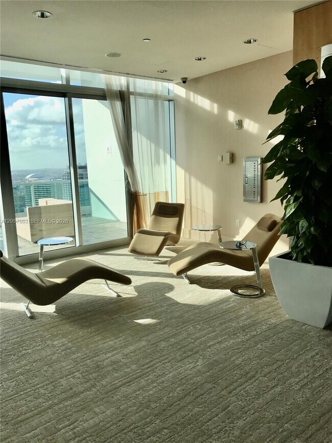 Building Photo - 1331 Brickell Bay Dr