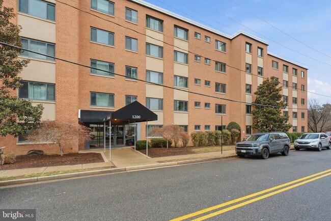 Building Photo - 1200 S Arlington Ridge Rd