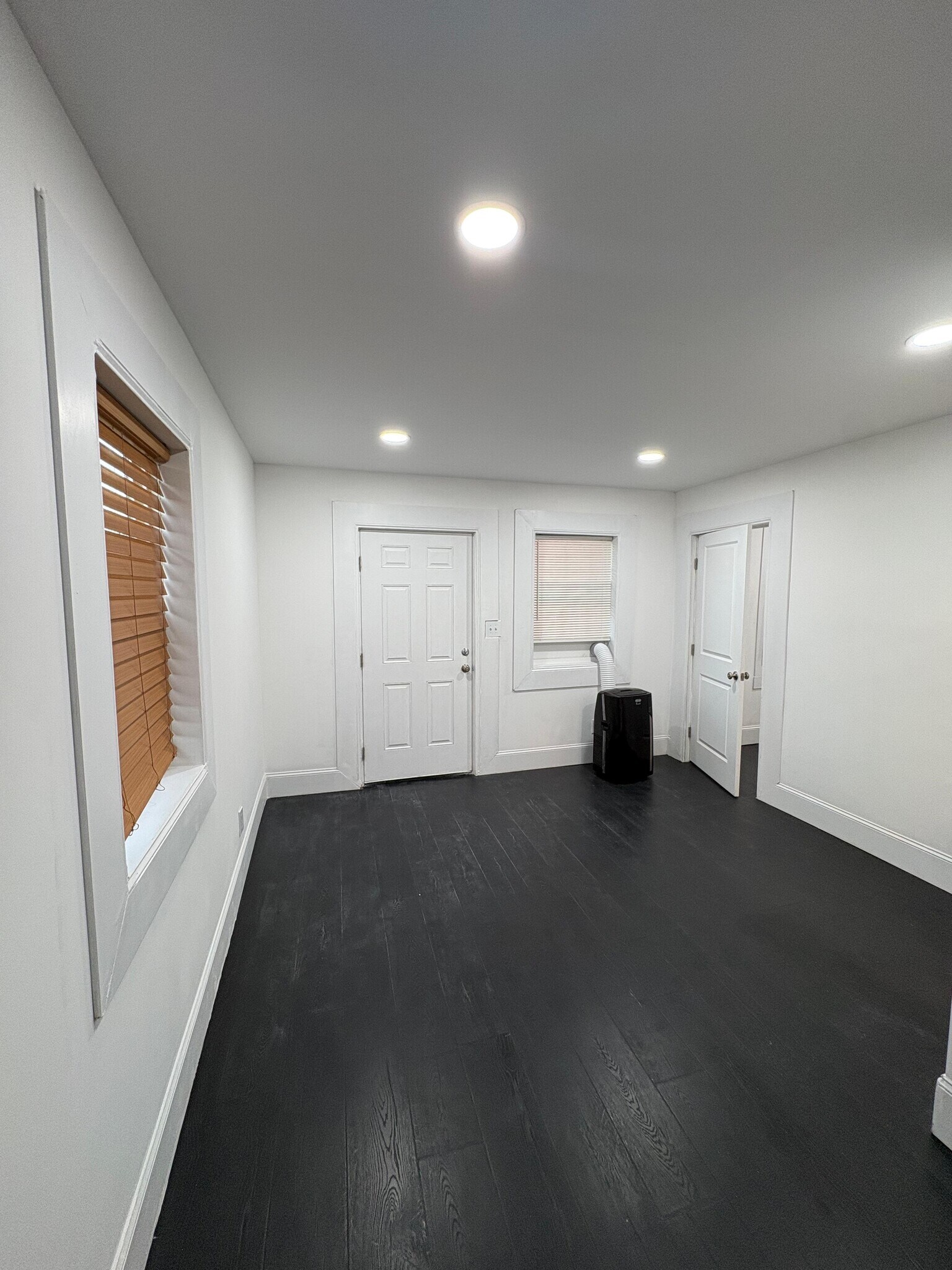 Building Photo - 230 E 10th St