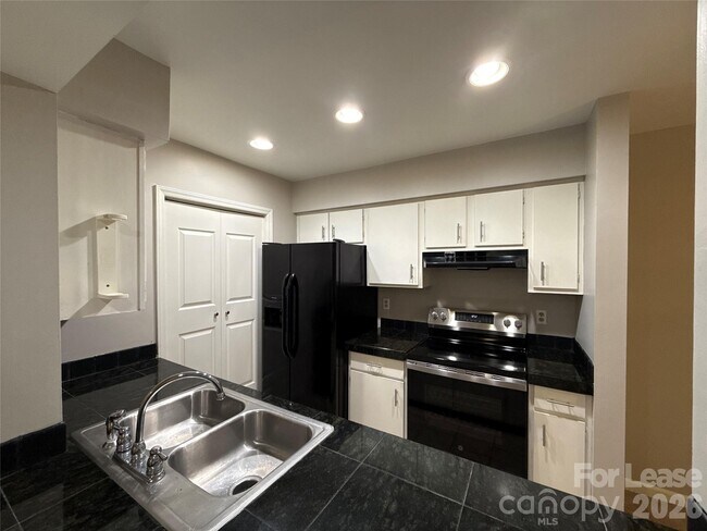 Building Photo - 11002 Harrowfield Rd