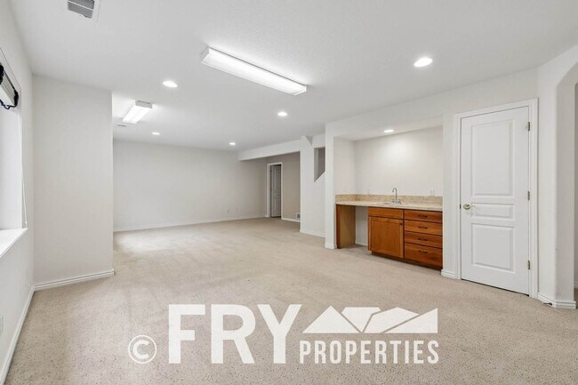 Building Photo - Private Cul-de-Sac Living with 3-Car Garage in Northwest Arvada