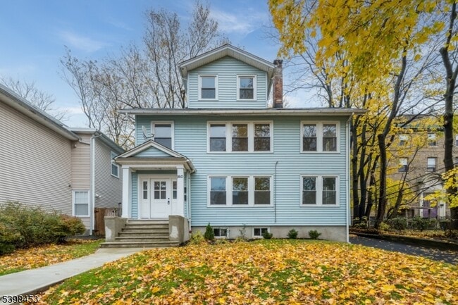 Building Photo - 160 Academy St