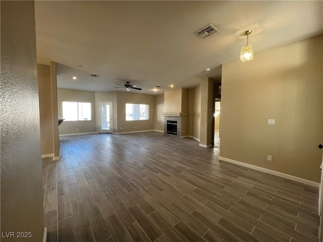 Building Photo - 5712 N Tropic Mist St