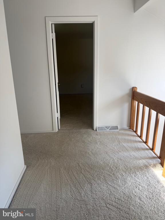 Building Photo - 14 Oak Knoll Dr